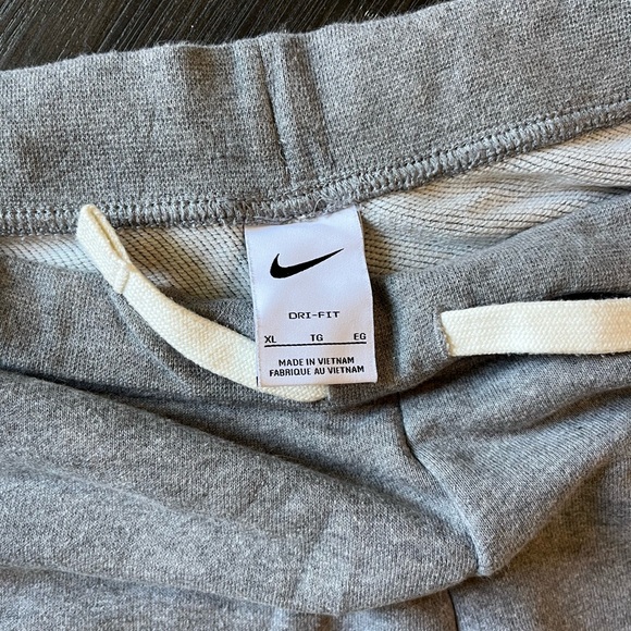 Sweat pants - Picture 2 of 2